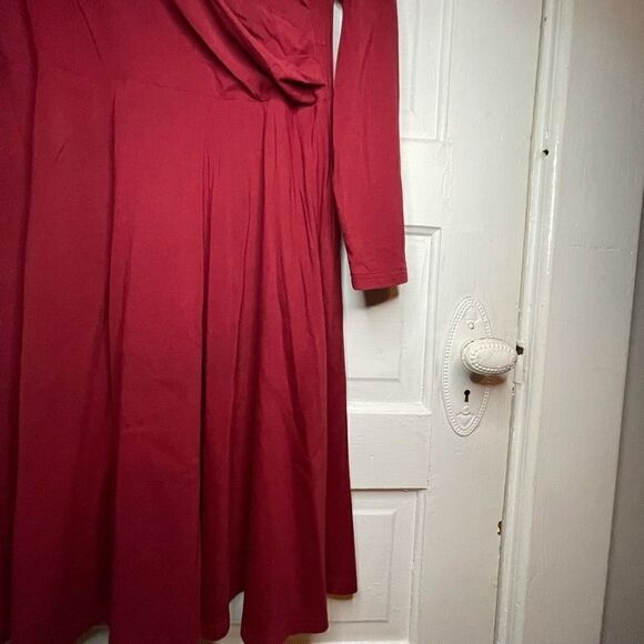 Red Cotton Long Sleeve Plus Size V Neck Dress - Picture 6 of 14
